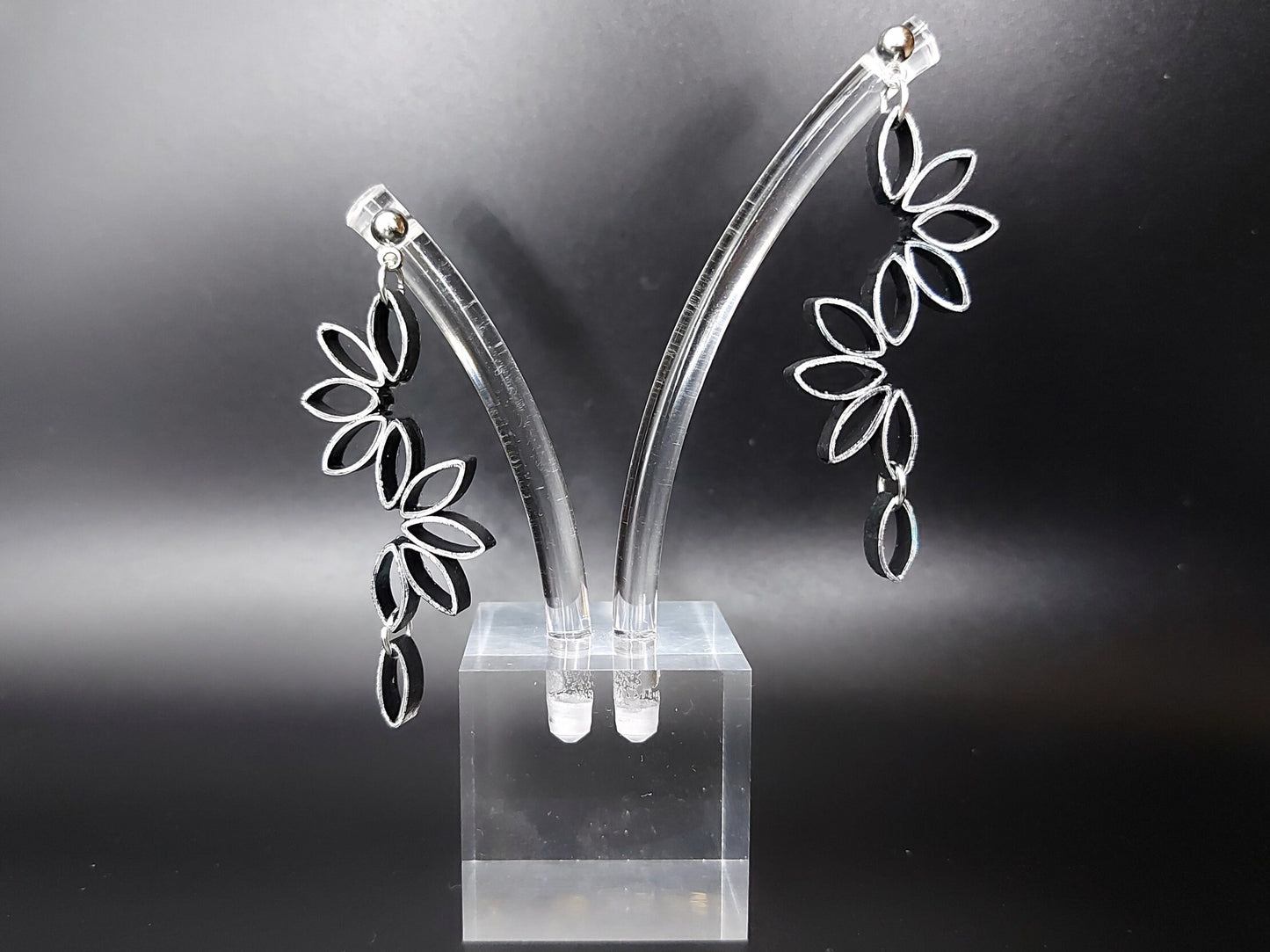 Long Chain Flower