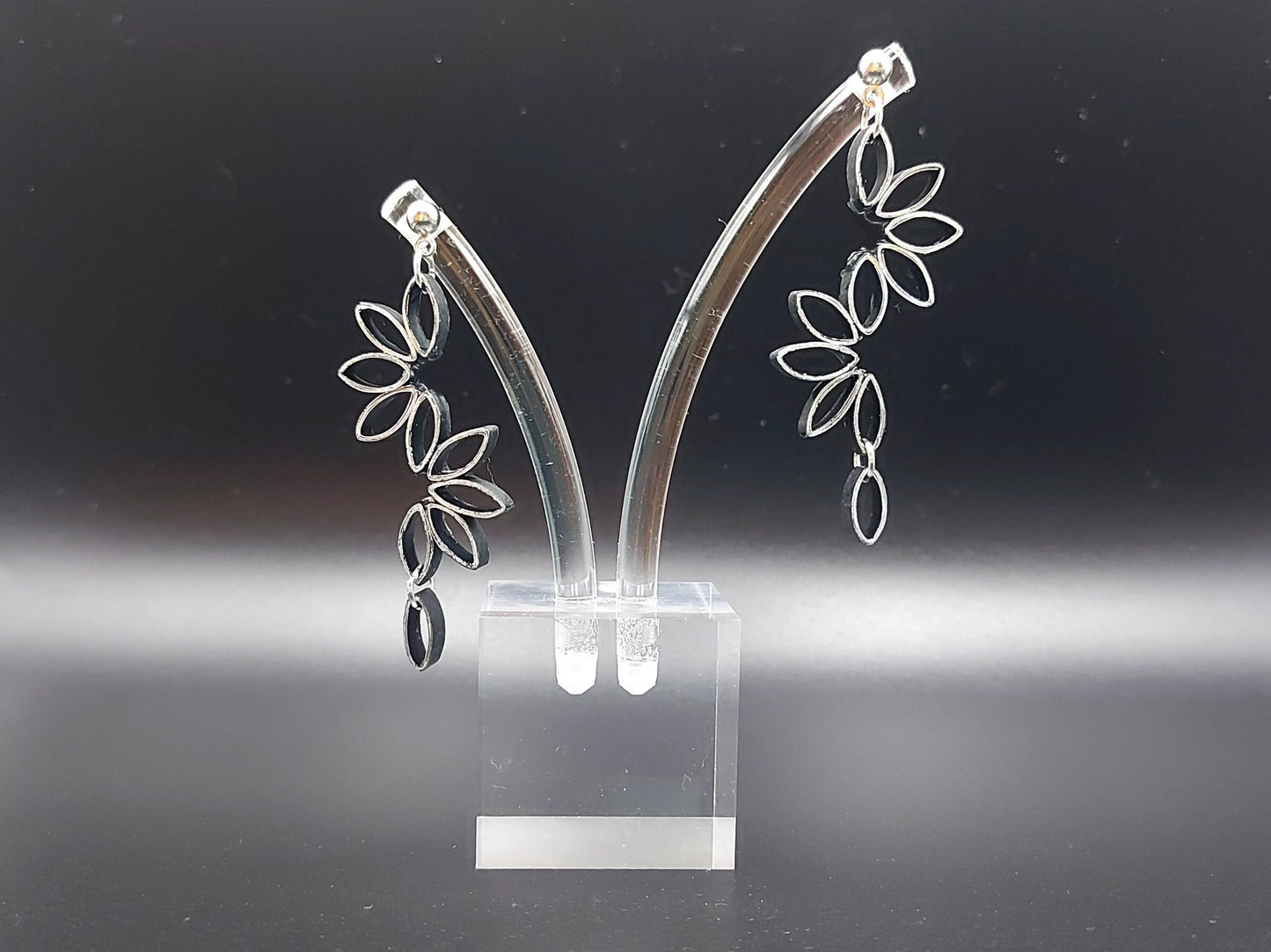 Long Chain Flower