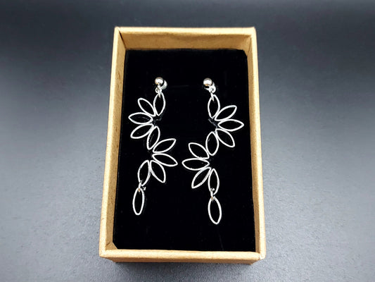 Long Chain Flower